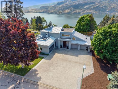 2090 Bennett Rd, Kelowna, BC, V1V2C2 | Card Image