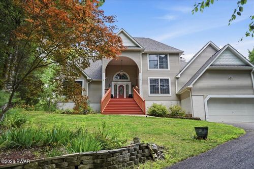 111 Mill Ridge Dr, Milford, PA, 18337-9491 | Card Image