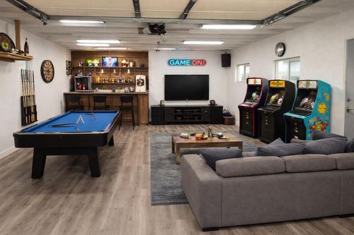 2800 Mabie Street, Delavan, WI, 53115 | Card Image