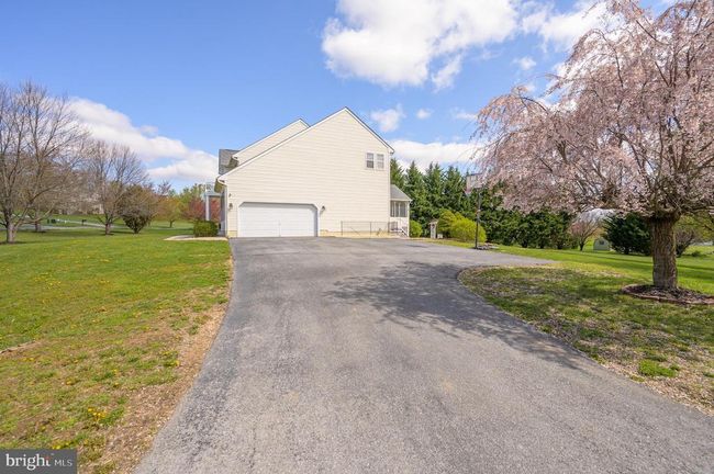 562 Holden Dr, House other with 4 bedrooms, 3 bathrooms and null parking in MARTINSBURG WV | Image 70