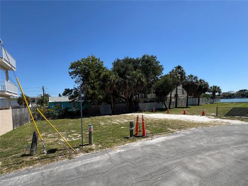 138 91st Ave, TREASURE ISLAND, FL, 33706-3318 | Card Image