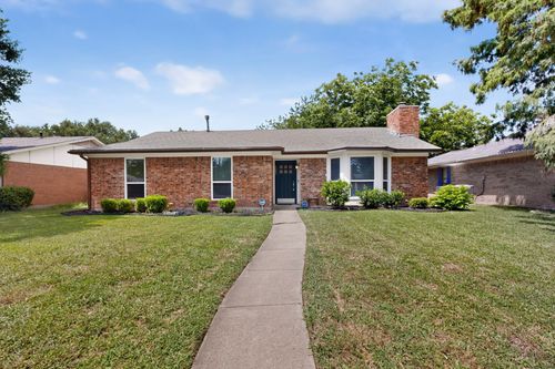 2802 Green Oaks Dr, Garland, TX, 75040-1997 | Card Image