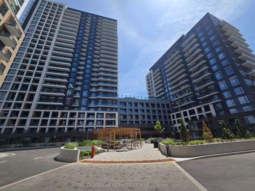 b216-7950 Bathurst St, Thornhill, ON, L4J0L4 | Card Image