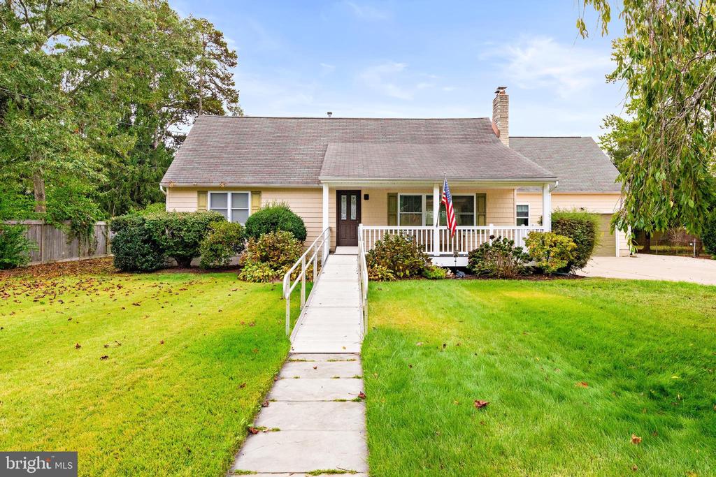 Center St, Manahawkin, NJ 08050