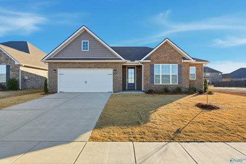 118 Cowdray Cir, Toney, AL, 35773-4000 | Card Image