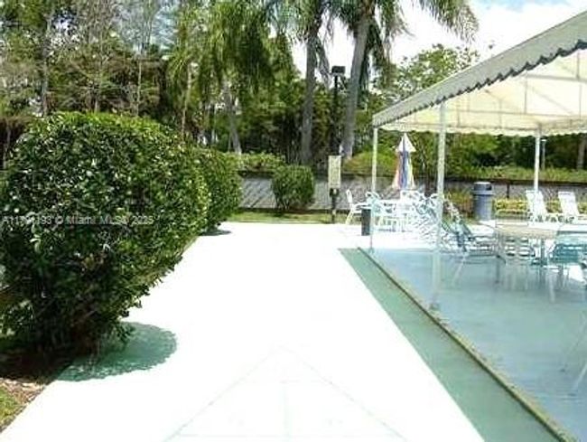 120 Roselle Ct, Home with 3 bedrooms, 2 bathrooms and null parking in Royal Palm Beach FL | Image 30