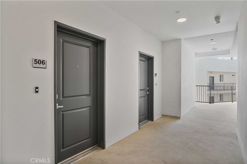 502-8750 Sepulveda Blvd, North Hills, CA, 91343-5112 | Card Image