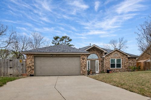 417 Hopewell St, Grand Prairie, TX, 75052-3331 | Card Image