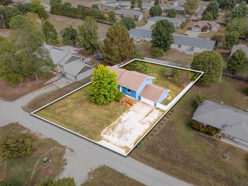 517 Arrowhead Cir, Rockaway Beach, MO, 65740-9695 | Card Image