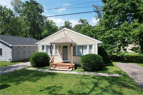 17448 Laurel Ave, Lake Milton, OH, 44429-9750 | Card Image