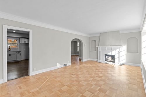 727 Selborne Rd, Riverside, IL, 60546-1756 | Card Image