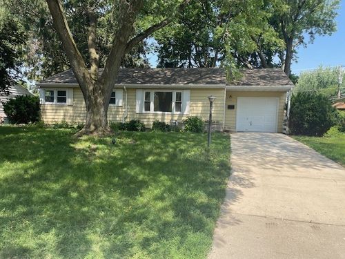 621 Park St, East Dundee, IL, 60118-1635 | Card Image