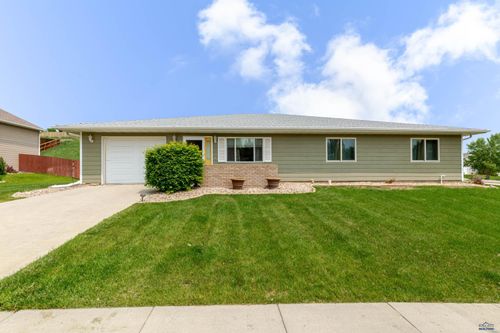 1120 E Oakland St, Rapid City, SD, 57701-5857 | Card Image