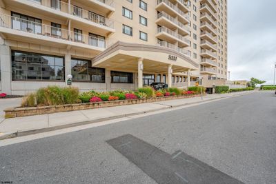 313 - 5000 Boardwalk, Condo with 2 bedrooms, 2 bathrooms and null parking in Ventnor NJ | Image 1