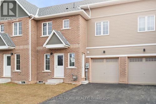 42 Waterleaf Trail E, Welland (Broadway), ON, L3C0H6 | Card Image