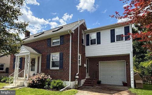 703 W 4th Ave, PARKESBURG, PA, 19365-1315 | Card Image