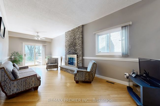 191 Invergordon Ave, House other with 6 bedrooms, 3 bathrooms and 4 parking in Scarborough ON | Image 16