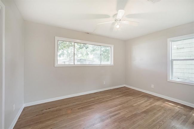 Bed 2 - Hardwood floor and ceiling fan | Image 14