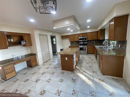 46740 Club Ct, Canton, MI, 48188-3019 | Card Image