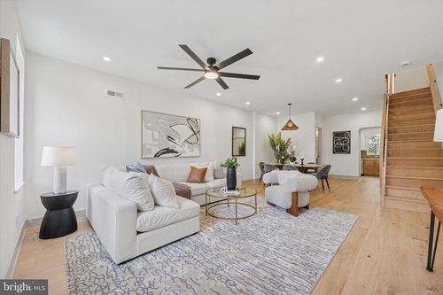 211 Hermit St, PHILADELPHIA, PA, 19128-5222 | Card Image