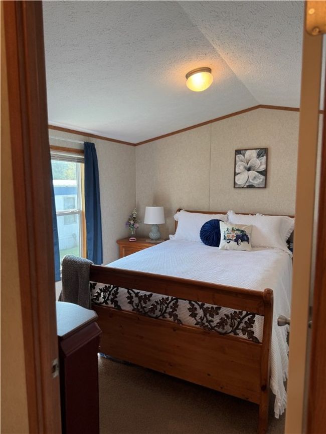 143 Knobvue Dr, House other with 3 bedrooms, 2 bathrooms and 2 parking in Freedom PA | Image 6