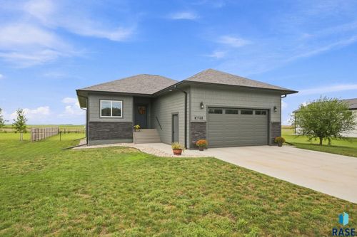 621 W Ash St Street, Canistota, SD, 57012 | Card Image