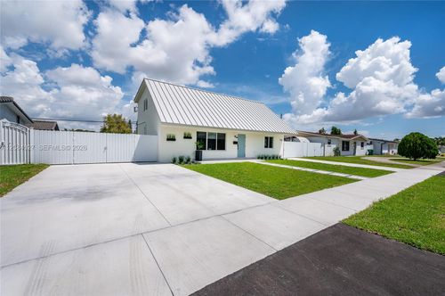 9361 Sw 27th St, Miami, FL, 33165-3101 | Card Image