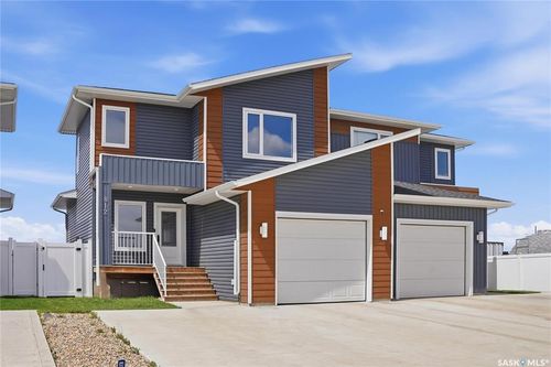 812 1st Ave N, Martensville, SK, S0K2T2 | Card Image
