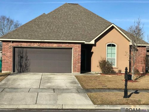 9437 Redwood Lake Blvd, Zachary, LA, 70791-8338 | Card Image