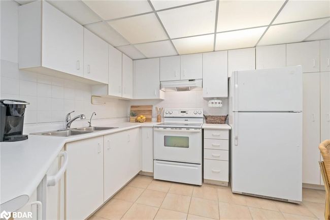 602 - 20 Mcfarlane Dr, House attached with 2 bedrooms, 1 bathrooms and 1 parking in Halton Hills ON | Image 6