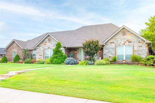 107 Clubhouse Dr, Elk City, OK, 73644-9784 | Card Image