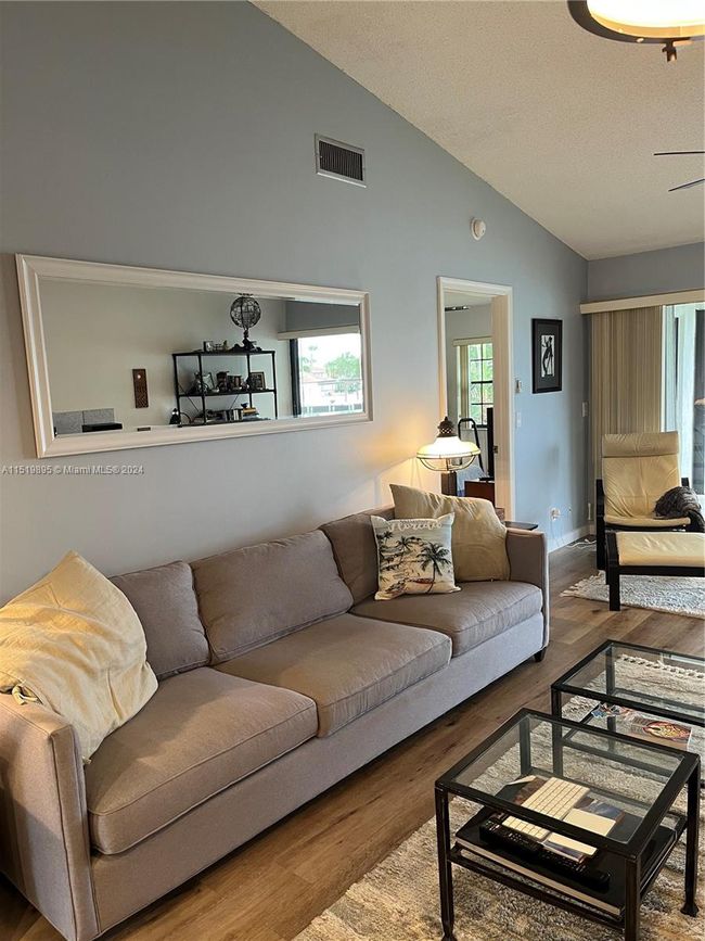 APT-15 - 6001 Se Landing Way, Condo with 2 bedrooms, 2 bathrooms and null parking in Stuart FL | Image 5