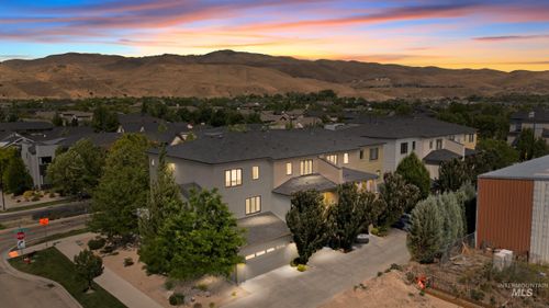 3681 E Parkcenter Blvd, Boise, ID, 83716-4714 | Card Image