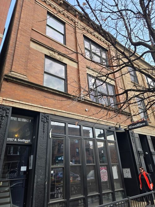 2-3707 Southport Ave, Chicago, IL, 60613-3718 | Card Image