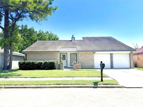 9219 Benchley Dr, Houston, TX, 77099-2222 | Card Image