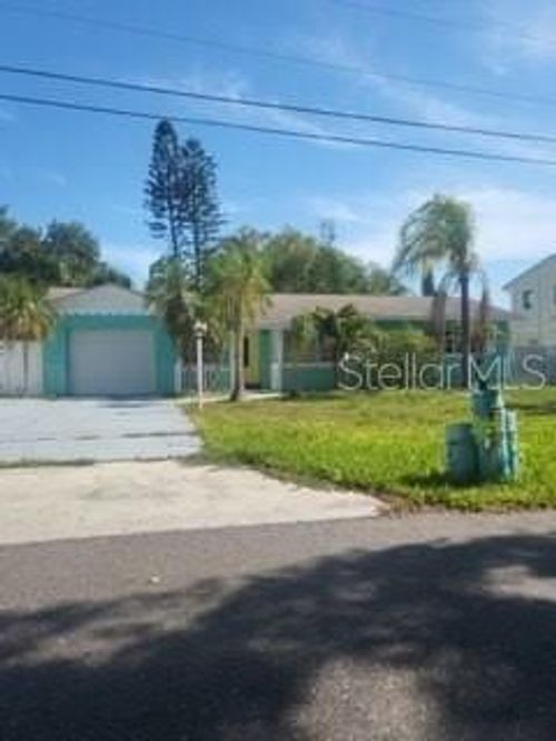 11220 Cherokee Dr, SAINT PETERSBURG, FL, 33708-3040 | Card Image
