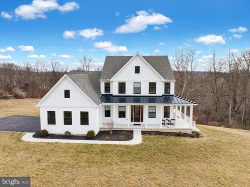 121 Ridings Way, COATESVILLE, PA, 19320-5208 | Card Image