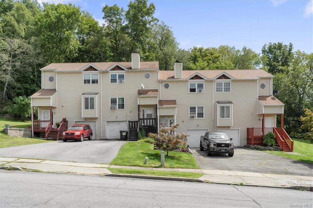 Revere Cir, Washingtonville, NY 10992
