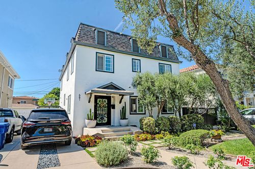 681 S Bronson Avenue, Los Angeles, CA, 90005 | Card Image
