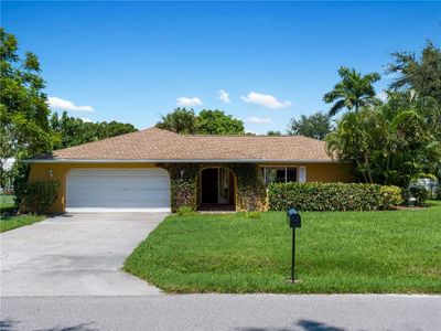 424 Baycrest Drive, House other with 3 bedrooms, 2 bathrooms and null parking in Venice FL | Image 1