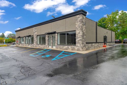 ste-300-2701 Elizabeth Lake Rd, Waterford, MI, 48328-3289 | Card Image