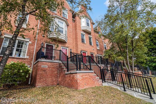 8-20082 Rodeo Ct, Southfield, MI, 48075-1283 | Card Image