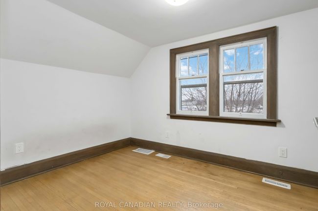 274 Ritson Rd N, House other with 5 bedrooms, 3 bathrooms and 3 parking in Oshawa ON | Image 22