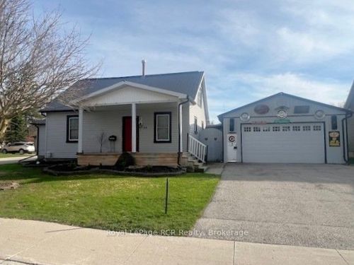 64 George St S, Harriston, ON, N0G1Z0 | Card Image