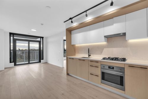 702-2729 Kingsway, Vancouver, BC, V5R0M6 | Card Image