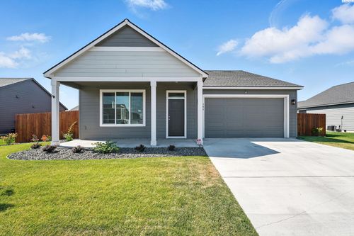 306 Tanzanite Ave, Grandview, WA, 98930-1351 | Card Image