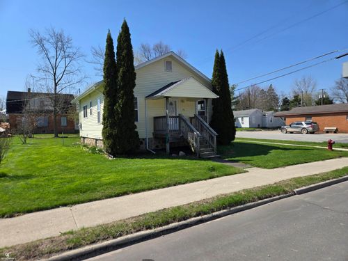 56 E Lapeer St, Peck, MI, 48466-9681 | Card Image