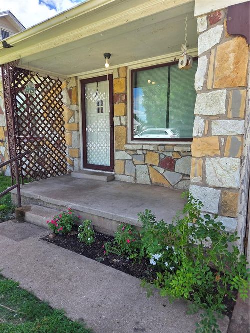 207 S Elm St, Pauls Valley, OK, 73075-4222 | Card Image