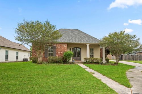 10749 Hillwood Ave, Baton Rouge, LA, 70810-0754 | Card Image