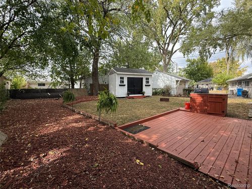 25747 Miracle Dr, Madison Heights, MI, 48071-4110 | Card Image